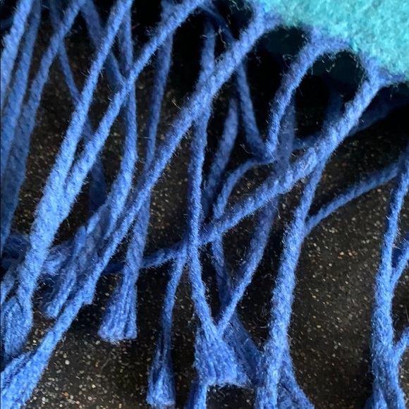 Victorie Mathieu Paris scarf - Picture 4 of 5